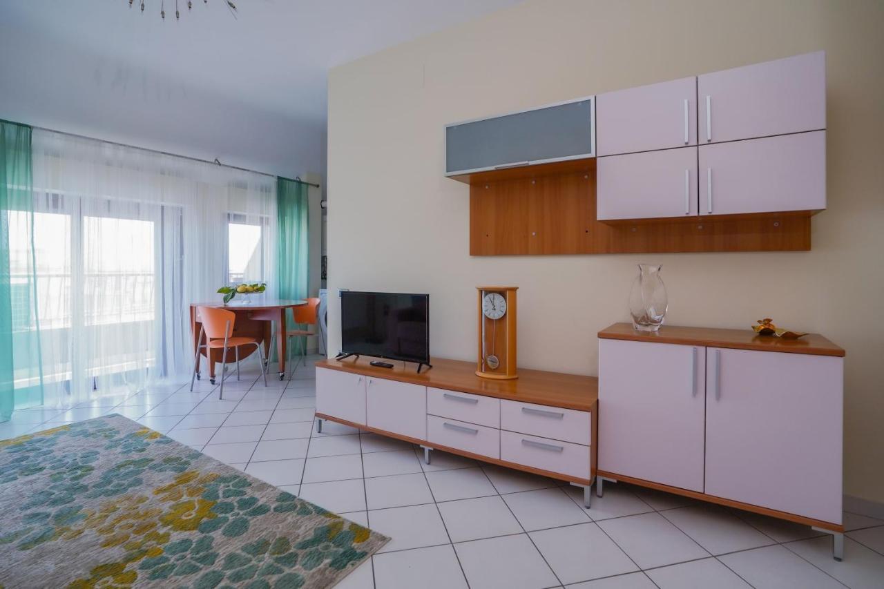 La Casa Di Azzurra Centro Citta Appartamento Fino A 4 Posti Letto E 2 Bagni Foggia Bagian luar foto