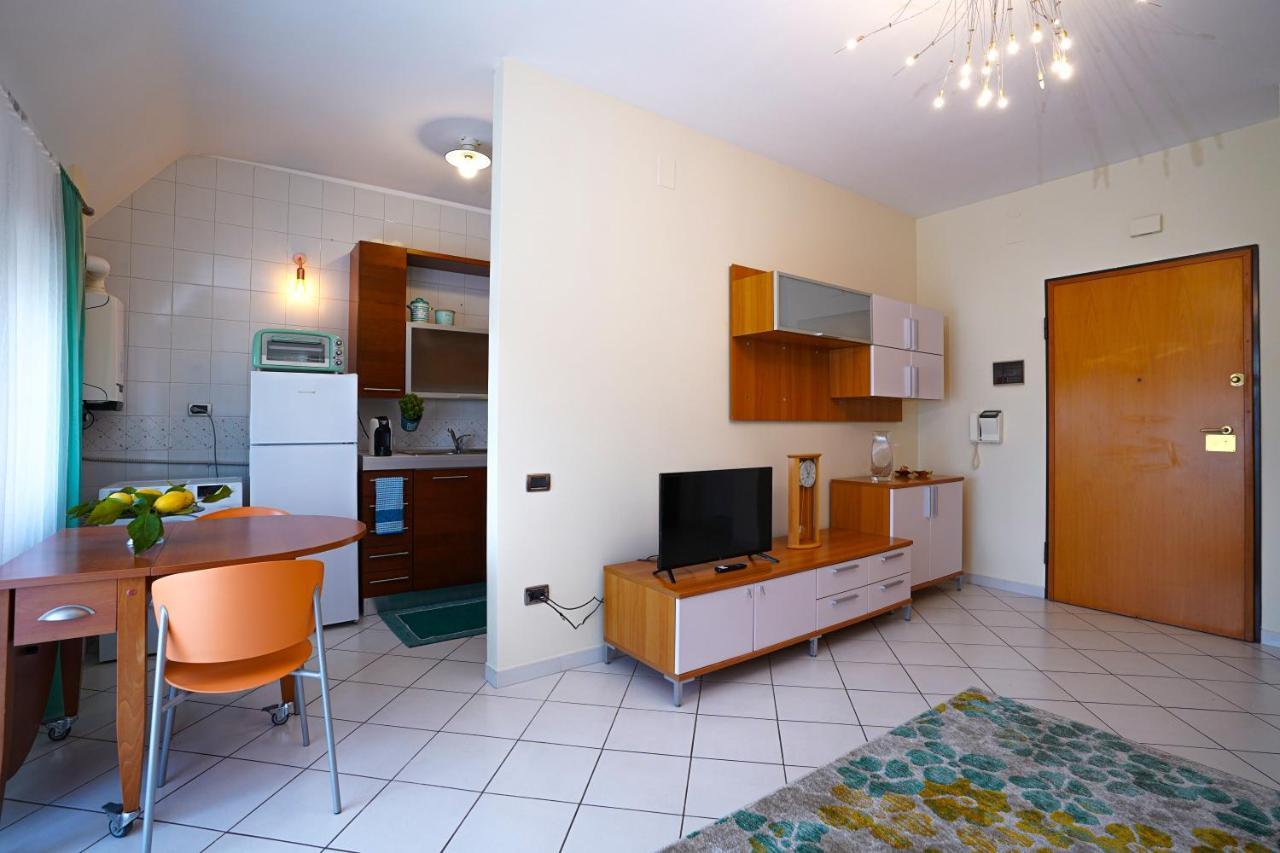 La Casa Di Azzurra Centro Citta Appartamento Fino A 4 Posti Letto E 2 Bagni Foggia Bagian luar foto
