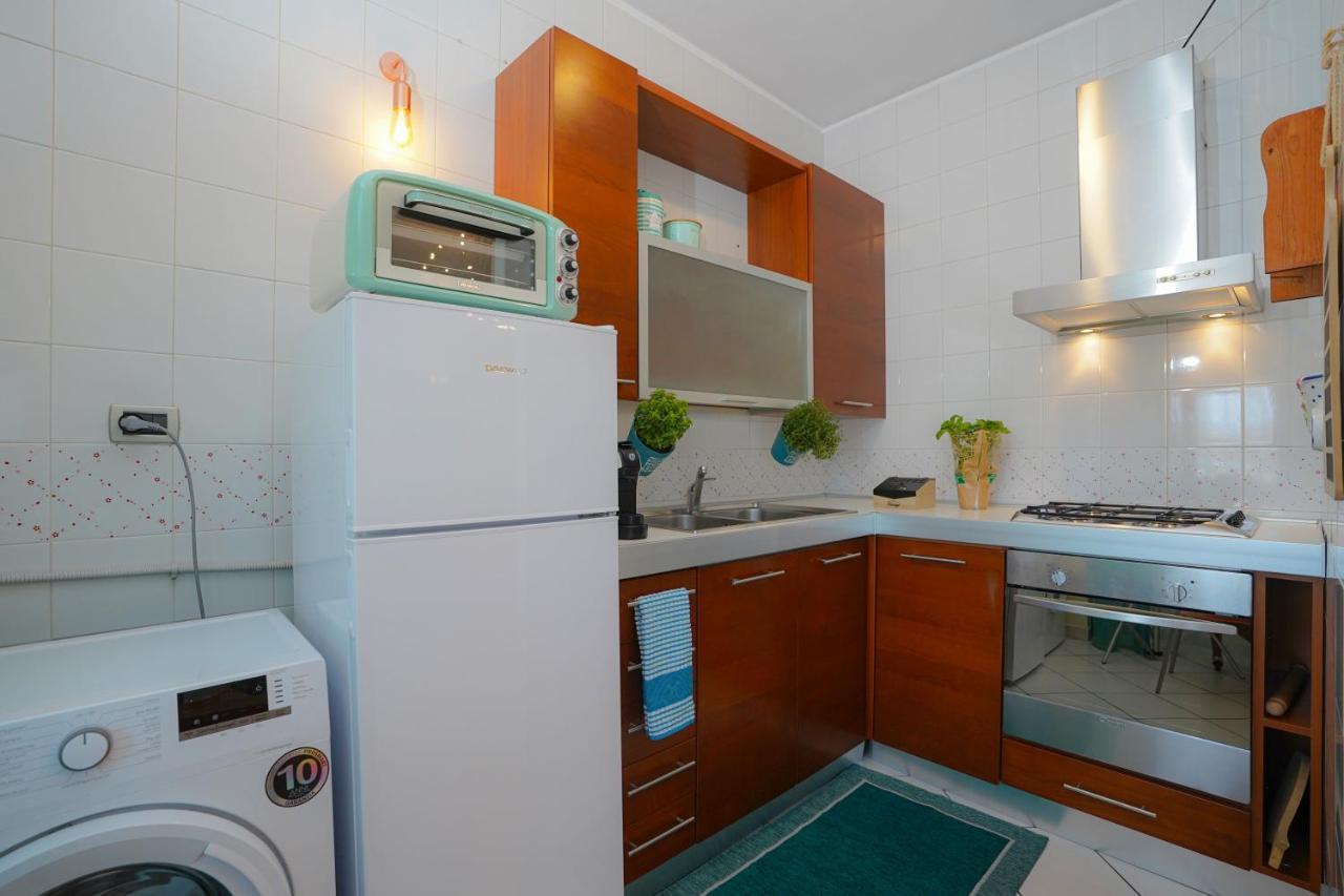 La Casa Di Azzurra Centro Citta Appartamento Fino A 4 Posti Letto E 2 Bagni Foggia Bagian luar foto