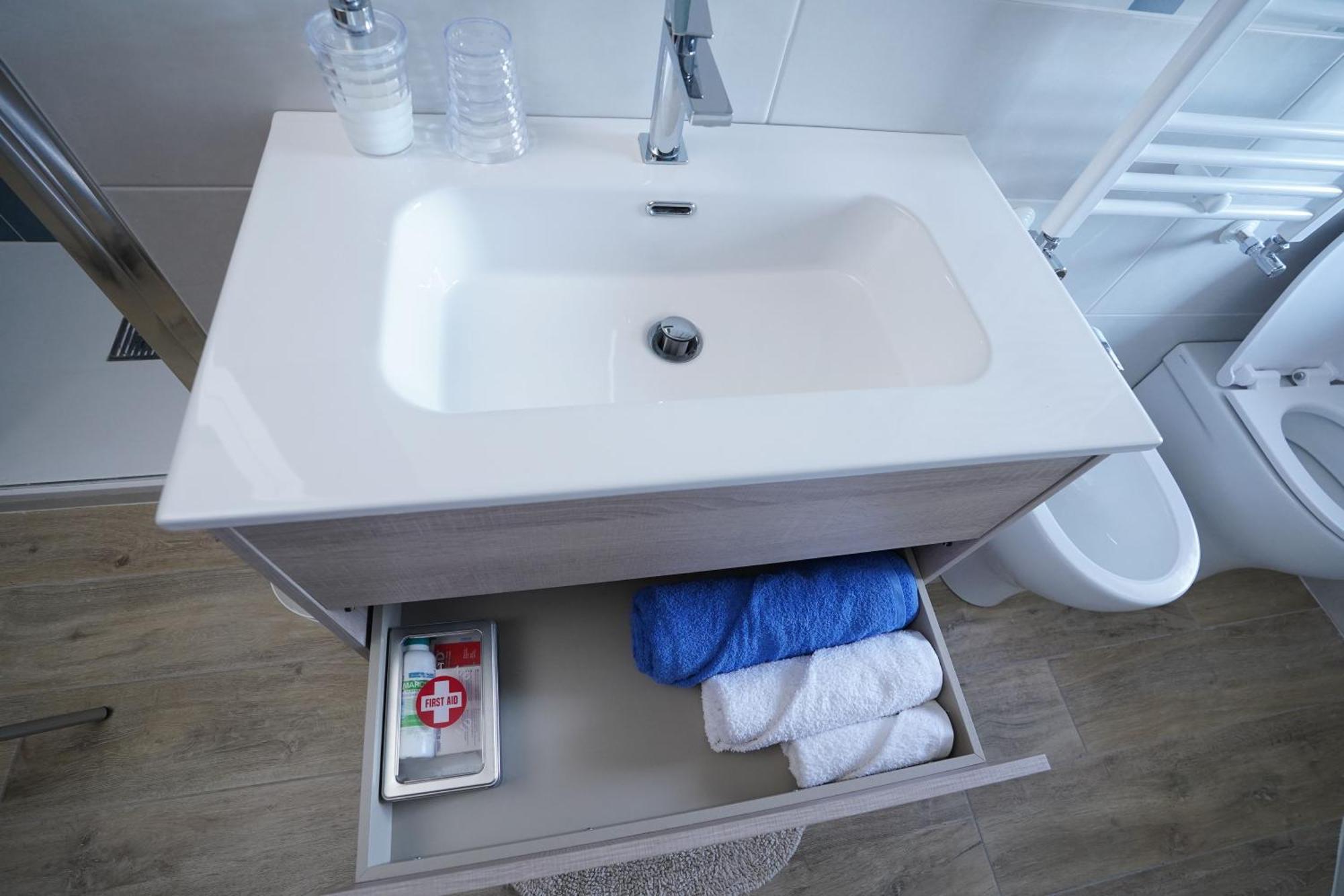 La Casa Di Azzurra Centro Citta Appartamento Fino A 4 Posti Letto E 2 Bagni Foggia Bagian luar foto