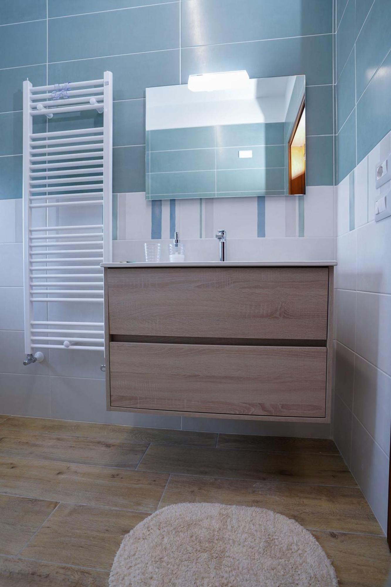 La Casa Di Azzurra Centro Citta Appartamento Fino A 4 Posti Letto E 2 Bagni Foggia Bagian luar foto