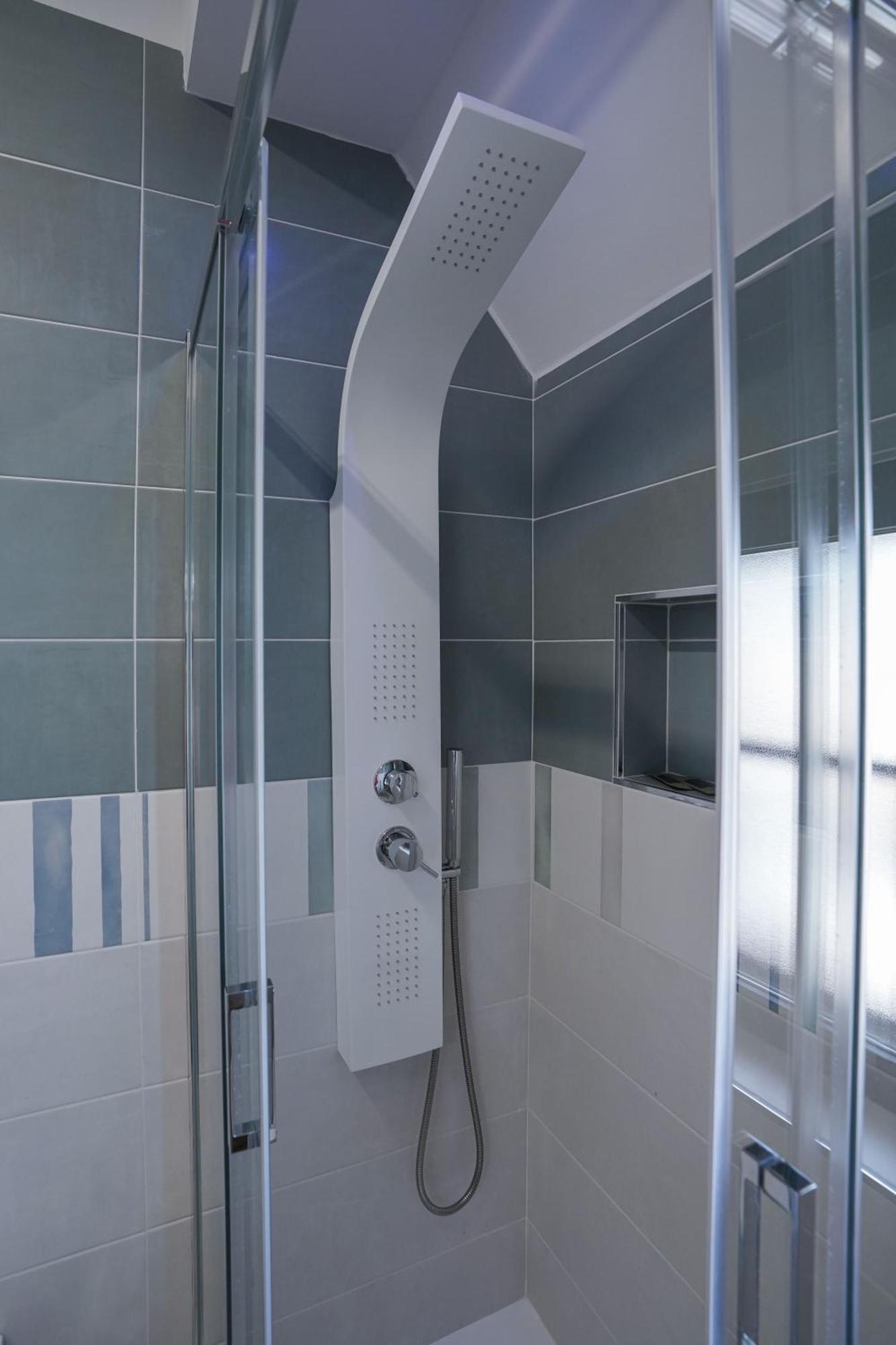 La Casa Di Azzurra Centro Citta Appartamento Fino A 4 Posti Letto E 2 Bagni Foggia Bagian luar foto