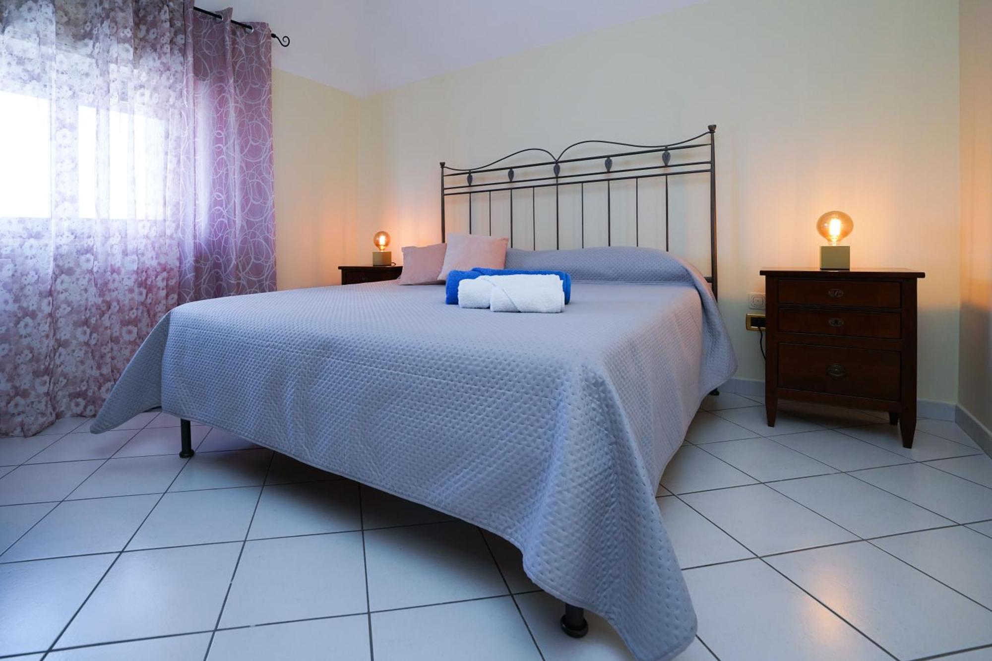 La Casa Di Azzurra Centro Citta Appartamento Fino A 4 Posti Letto E 2 Bagni Foggia Bagian luar foto