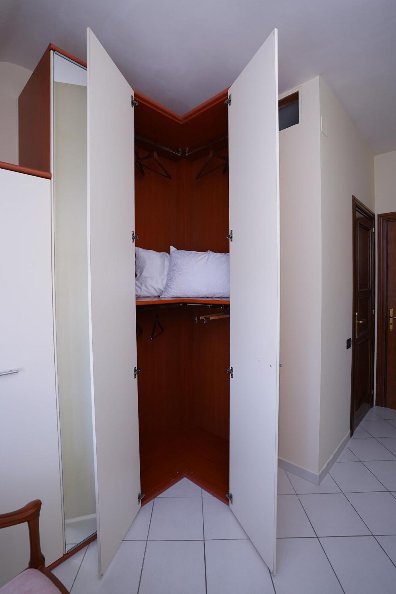 La Casa Di Azzurra Centro Citta Appartamento Fino A 4 Posti Letto E 2 Bagni Foggia Bagian luar foto